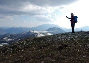 Da Avolasio ai Piani d’Artavaggio con anello Sodadura (2010 m)– Cima di Piazzo (2057 m) il 10 aprile 2016 - FOTOGALLERY